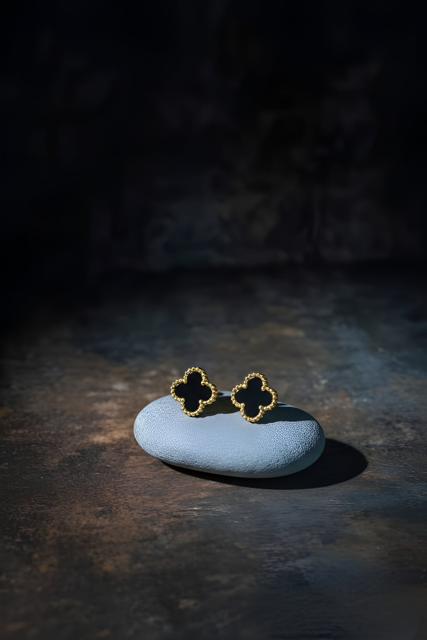 Golden Stainless Steel Black Clover Pendant and Tops Set