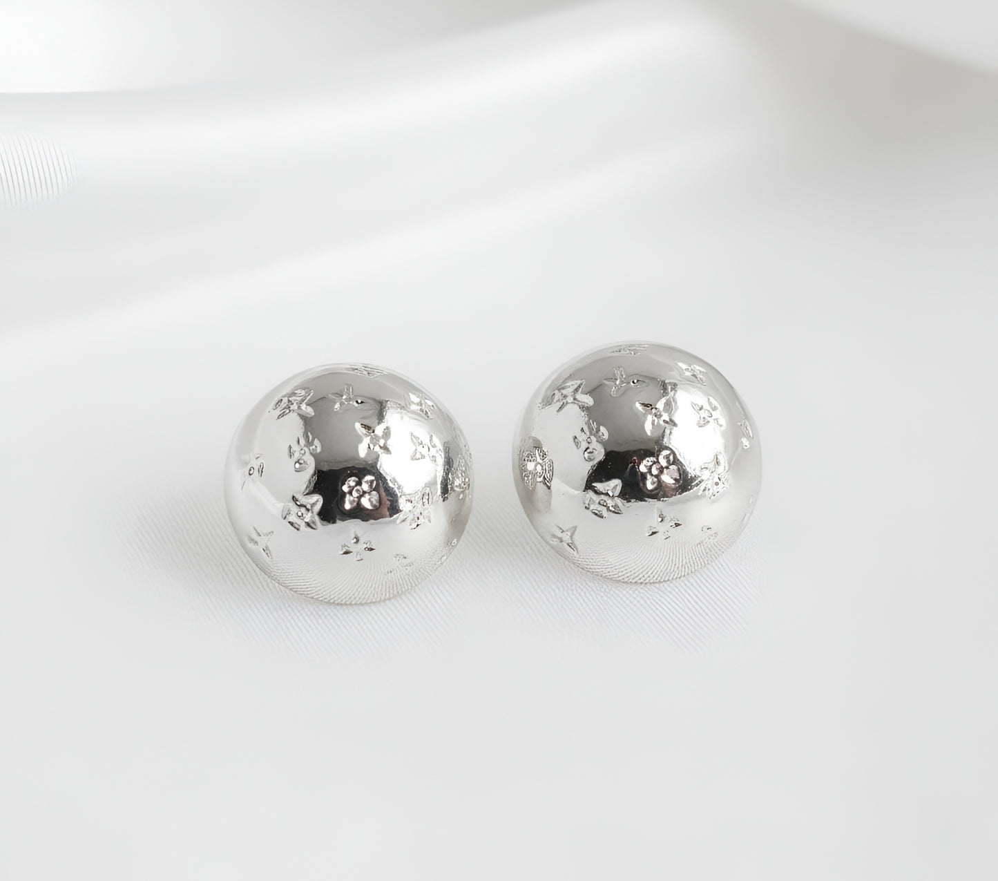 Silver-Toned Screw-Motif Jewelry Set