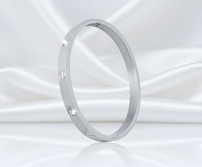 Silver-Toned Screw-Motif Jewelry Set